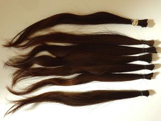ヘアドネーション用に束ねた髪の毛