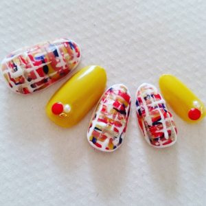 モコモコしたツイードネイル