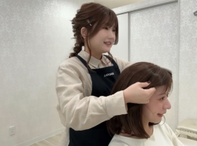 【名古屋駅チカ】美容師免許あればOK！ウィッグスタイリスト◆20～50代が活躍中★ノルマなし◎穏やかでやさしい時間が流れる専門サロン◆定時に帰れてプライベートも充実