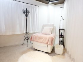 未経験者アイリスト募集★月25万円以上｜賞与あり｜完全週休2日｜19時閉店で残業なし♪《春日部、南越谷》