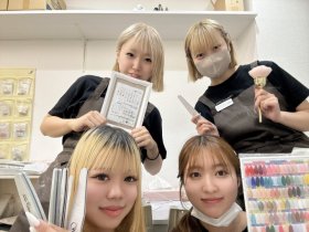 ＊神奈川エリア＊資格なしからネイリストのプロへ♪【土日祝お休みOK／有休取得100％／毎年1万円お給与UP】髪型髪色自由♪《採用枠も残りわずかご応募はお早めに♪》