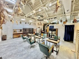 ハサミを持たない！【オーガニックカラー専門店 TheColor 】自信を持って働ける「オーガニック商材」でお客様を笑顔に！ノルマなし！＼18:30退勤／完全週休2日制！土日休みOK！正社員でも、家庭・子育て・趣味と両立できます♪