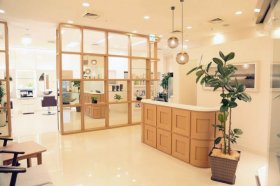 美容室での事務スタッフ募集♪【時給1,500円～】＊フォトスタジオ併設 Maison de Beaute＊100年以上続く歴史あるサロンで働きませんか？◇.＊