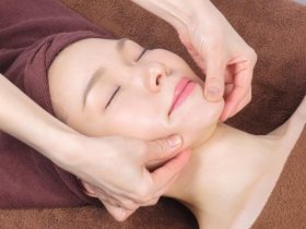 ＼未経験OK！月給30万円〜／小顔矯正専門店エステティシャン募集《正社員＆アルバイト・パート》＊資格なし・ブランクありの方も応募可◎週休2日・長期休暇あり