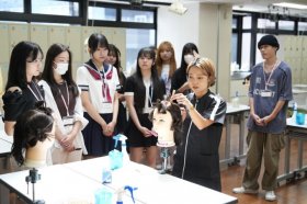 高山美容専門学校