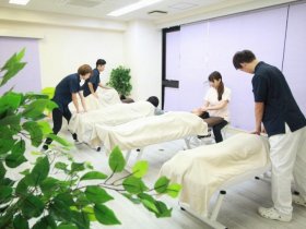 セラピスト募集！７割のスタッフが未経験スタート◎【月給25万円以上～】充実した研修＆福利厚生◎リラクゼーションだけでなく体の仕組みから学べます！！