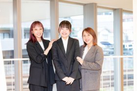 ★美容実習教員募集中★＼年間休日120日／美容師・ネイル・エステ・ブライダルの現場経験がある方＊大歓迎♪業界デビューを目指す学生に技術や知識を伝えるお仕事◆業界大手『三幸学園グループ』ならではの高待遇＆福利厚生◎