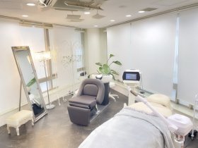 ＼フェイシャル施術がメイン／『doctor.H』麻布十番店でのエステティシャン募集中★業界で注目されている【針を使わない水光注入機器導入】完全週休二日制！残業ほぼ無しで働きやすい環境です♪