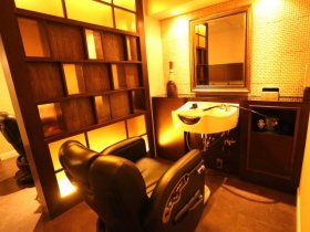 ＜麻布十番＞.*:+☆『エグゼクティブ層に愛される美容師』に+*:.｡歴史ある本格リラクゼーション＆スパ◆お客様もスタッフも、落ち着いた雰囲気で洗練された上質なサービスが身につく◎人柄重視採用で離職率も低めです˚✦