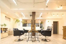 ＊スタイリスト募集＜業務委託＆正社員＞＊自由出勤◎中抜けOK！ゆったり自分スタイルで働ける♪マンツーマン施術◇エリア口コミ4.93点の実力派サロン♪