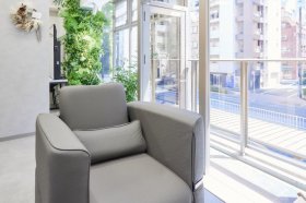 OPENして1周年♪【アシスタント・Jrスタイリスト募集】Wワークや子育て中の方も大歓迎！ブランクOK◎＜時給1,300円～＞希望者は整体スパ技術も無料で習得できます★