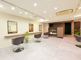 ◆髪質改善サロンROOM◆業務委託スタイリスト募集♪ブリーチ、パーマ、難しい施術なし◎スキルよりもお人柄を大切にした採用です.* 