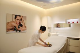 クラランス株式会社