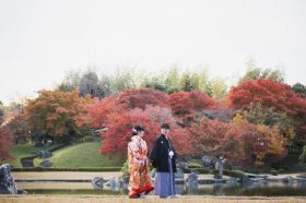 ブライダルヘアメイク募集＊⁺ 【和装・洋装】提携先の韓国風ドレスの取り扱いもあるため多彩なヘアメイクを担当できます◎【 月給25万～ | インセンティブ | 賞与は夏冬年2回 】美容師免許不問◎