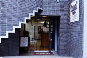 スーパーアシスタント募集☆【月給21～25万円】賞与年2回あり◎ブランクOK◎カット以外の施術をお任せします♪《土日休みOK》