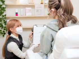 ★＼アイリスト・オープニングスタッフ大募集／★【営業時間18:30まで・賞与あり】月給25万円〜・時給1300円〜◎《正社員&アルバイト・パート》