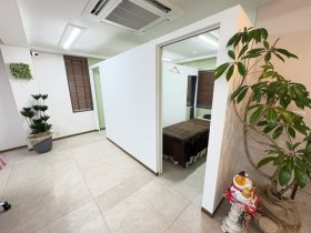 〈オープニングスタッフ募集！〉研修制度が充実【未経験からのスタートでも1年以内で月給30万円以上◎】完全週休2日制／長期休暇あり＊エステティシャン募集＊