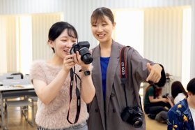 ＊◆ブライダル専門学校の先生募集◆＊ホテルウェディングの現場で培った経験を、次世代の育成に活かしませんか♪【 年間休日120日以上 ／ 夏季・冬季休暇・リフレッシュ休暇あり ／ 18時には帰宅 】