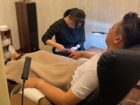 ＊メンズネイルケア専門店＊＜基本のネイルケアのみの施術＞落ち着いた紳士なお客様層中心です♪会話の少ない落ち着いた接客◎残業なし◎ノルマなし◎【年齢不問】未経験OK！