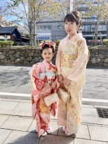 ◆鎌倉・平塚・横須賀エリア◆＜ブライダル・七五三・成人式＞ヘアメイク／着付け／アテンドスタッフ募集中！本場の着付け・ヘアメイクを学びながら働きませんか？土日勤務のみのパート・アルバイトも大歓迎♪【賞与・有休あり☆】