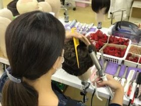 ウィッグスタイリスト募集★眠っている美容師免許はありませんか？ウィッグ業界で一緒に働こう！年齢・経験不問！接客なし！まずはご応募を♪